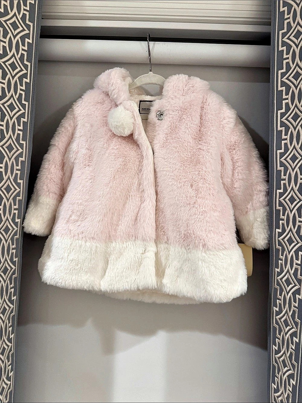 American Widgeon Faux Fur Hooded Coat with Pom Girls 2T Pink & White